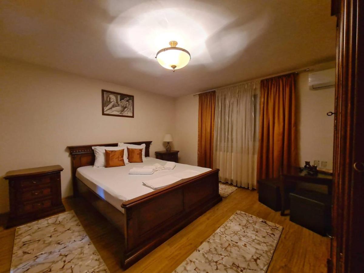 Hotel Casa Luca Moldova Noua Esterno foto