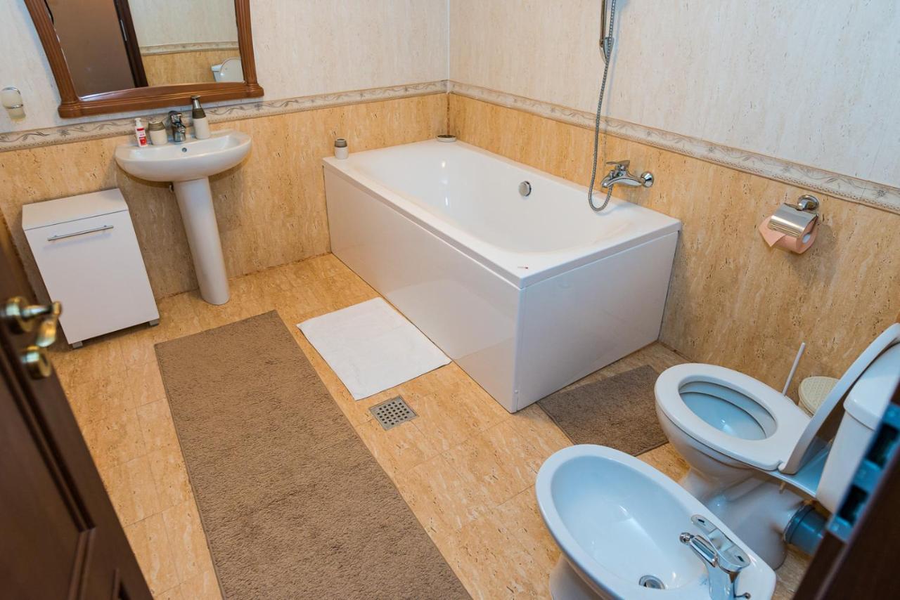 Hotel Casa Luca Moldova Noua Esterno foto